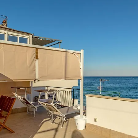 Casa Margot Apartamento Giardini-Naxos